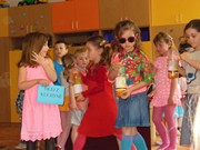 BAZÁREK - učíme dospěláky třídit odpady